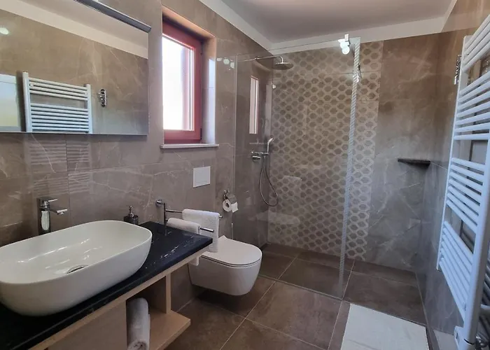 Vista 1 Bed & Breakfast 4*